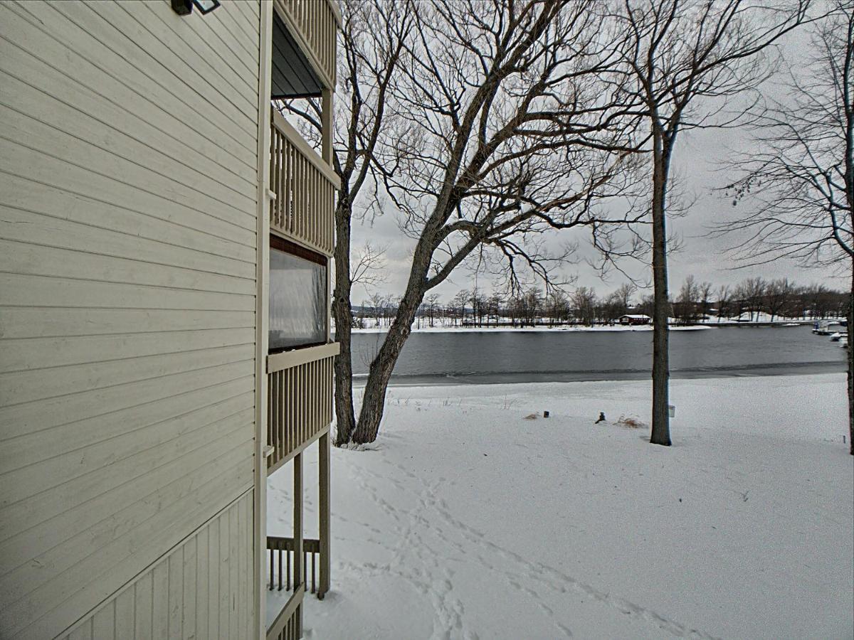 Location Tourisme Estrie - Oberge Du Village Magog Εξωτερικό φωτογραφία