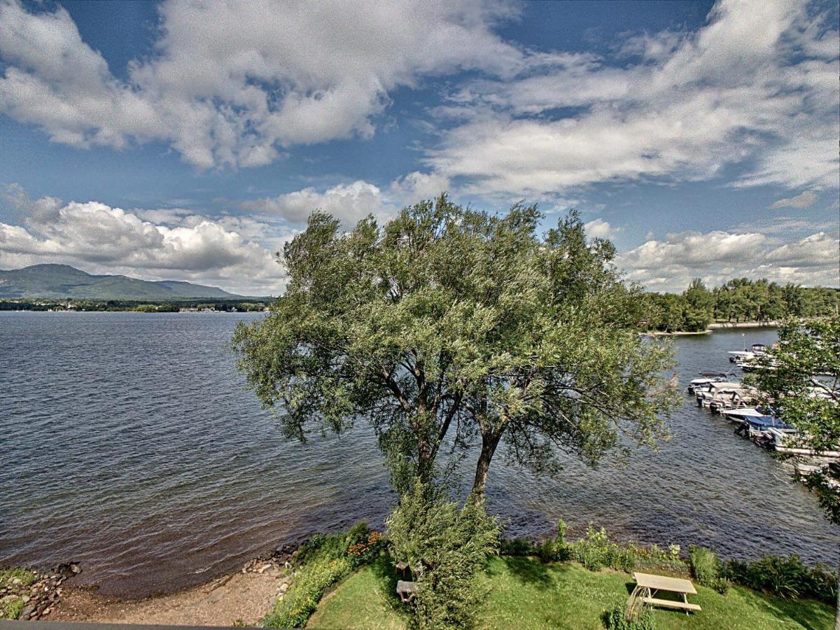 Location Tourisme Estrie - Oberge Du Village Magog Εξωτερικό φωτογραφία