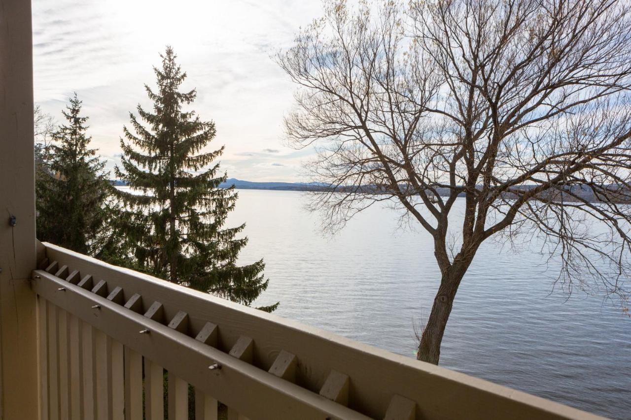 Location Tourisme Estrie - Oberge Du Village Magog Εξωτερικό φωτογραφία