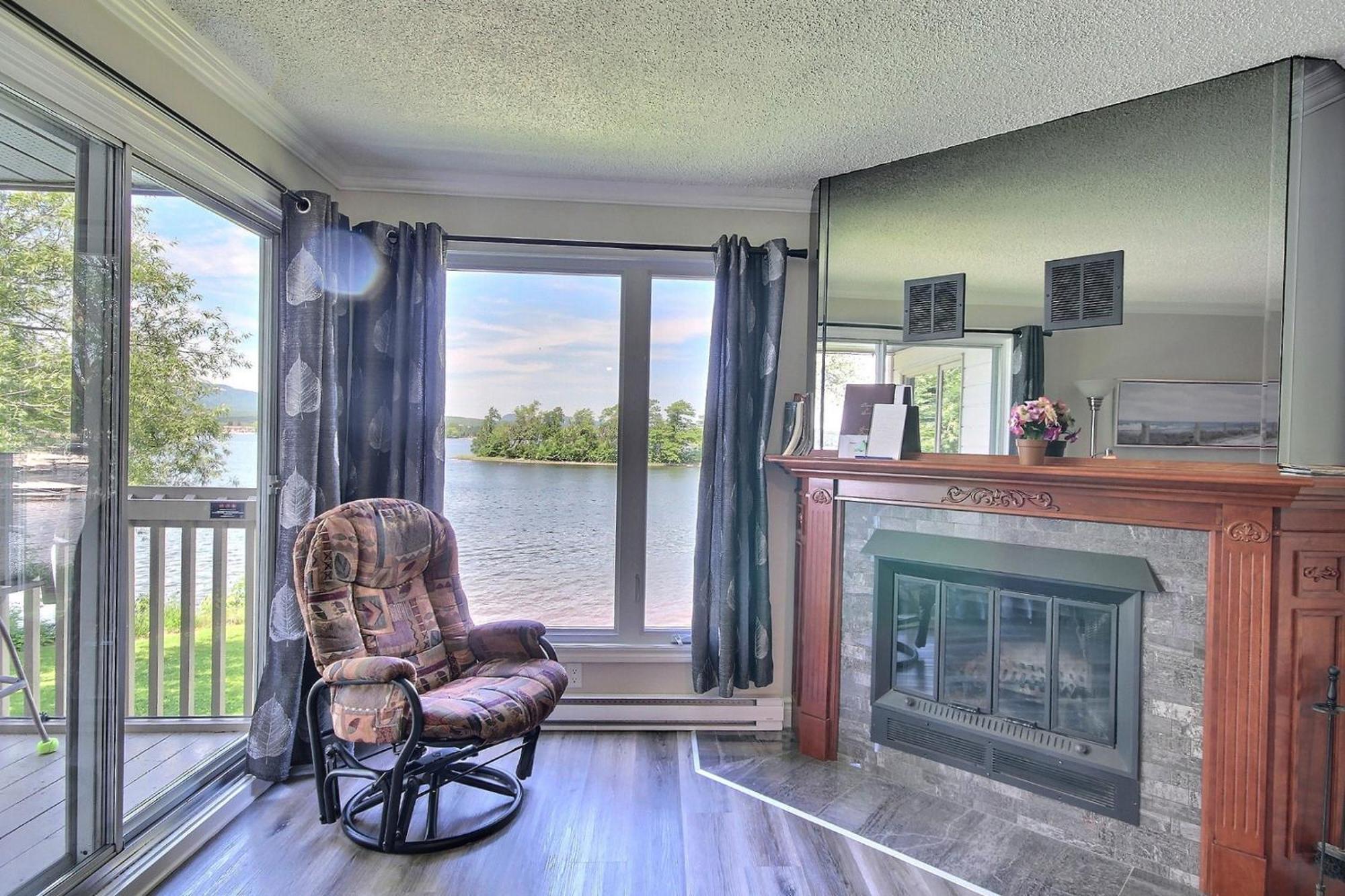 Location Tourisme Estrie - Oberge Du Village Magog Εξωτερικό φωτογραφία