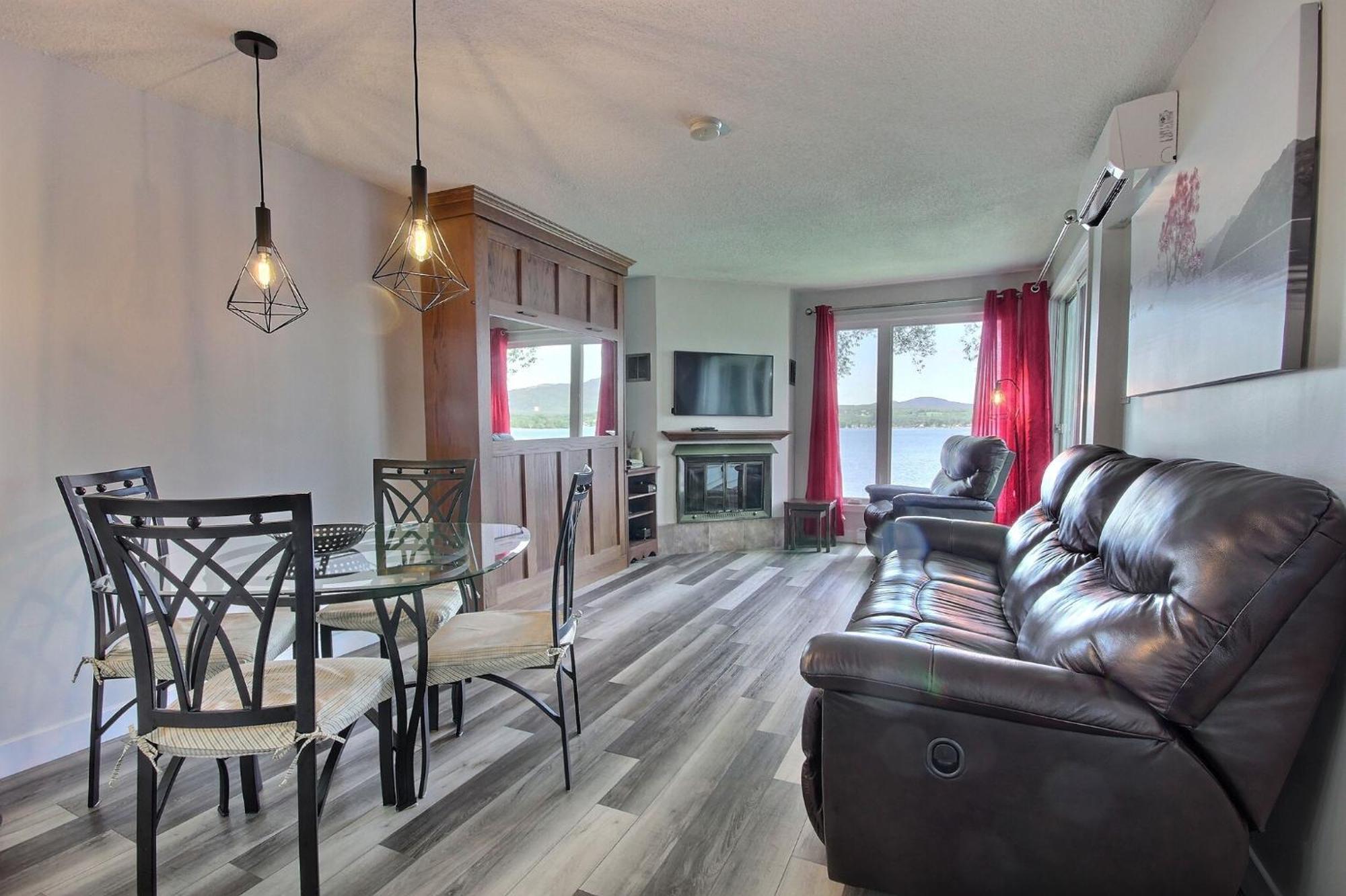 Location Tourisme Estrie - Oberge Du Village Magog Εξωτερικό φωτογραφία
